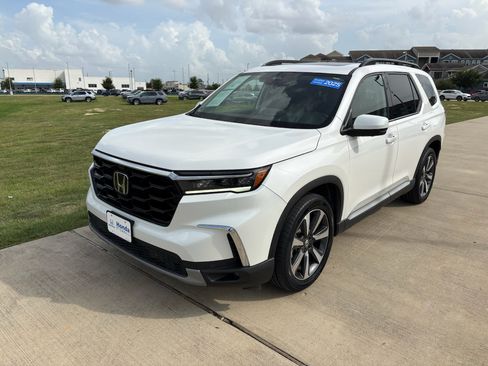 Certified 2025 Honda Pilot Elite image 4
