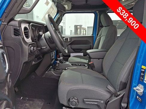 New 2026 Jeep Gladiator Sport AWD/4WD image 8