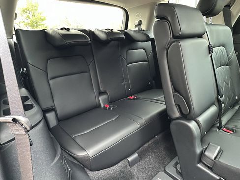 New 2026 Nissan Pathfinder Platinum AWD/4WD image 11