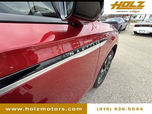 Used 2024 Lincoln Nautilus Reserve AWD/4WD image 30