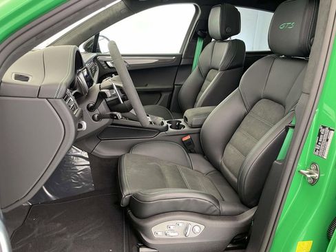 New 2026 Porsche Macan GTS image 5