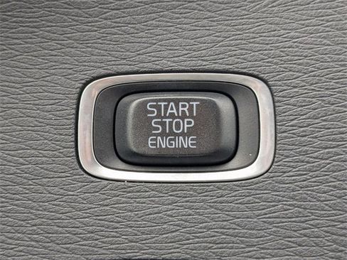 Used 2017 Volvo S60 T5 Inscription Platinum image 30