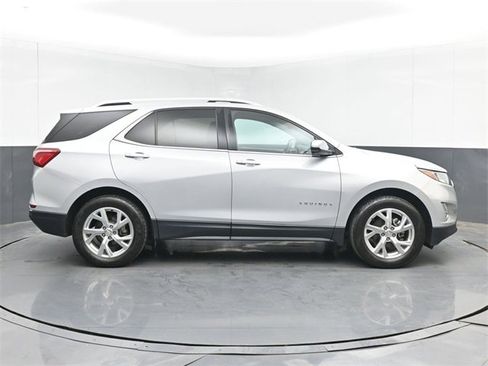 Used 2018 Chevrolet Equinox Premier image 18