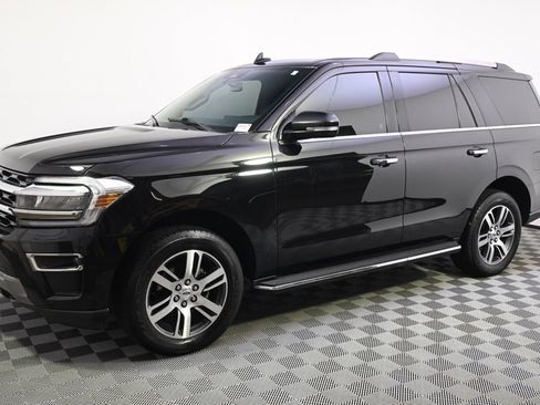 Used 2022 Ford Expedition Limited AWD/4WD image 2