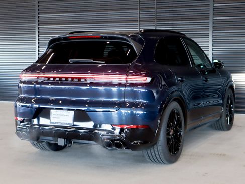 Certified 2026 Porsche Cayenne GTS image 10