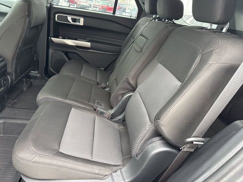 Used 2023 Ford Explorer XLT image 10