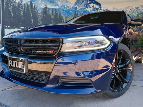 Used 2016 Dodge Charger SE w/ Blacktop Package RWD image 7