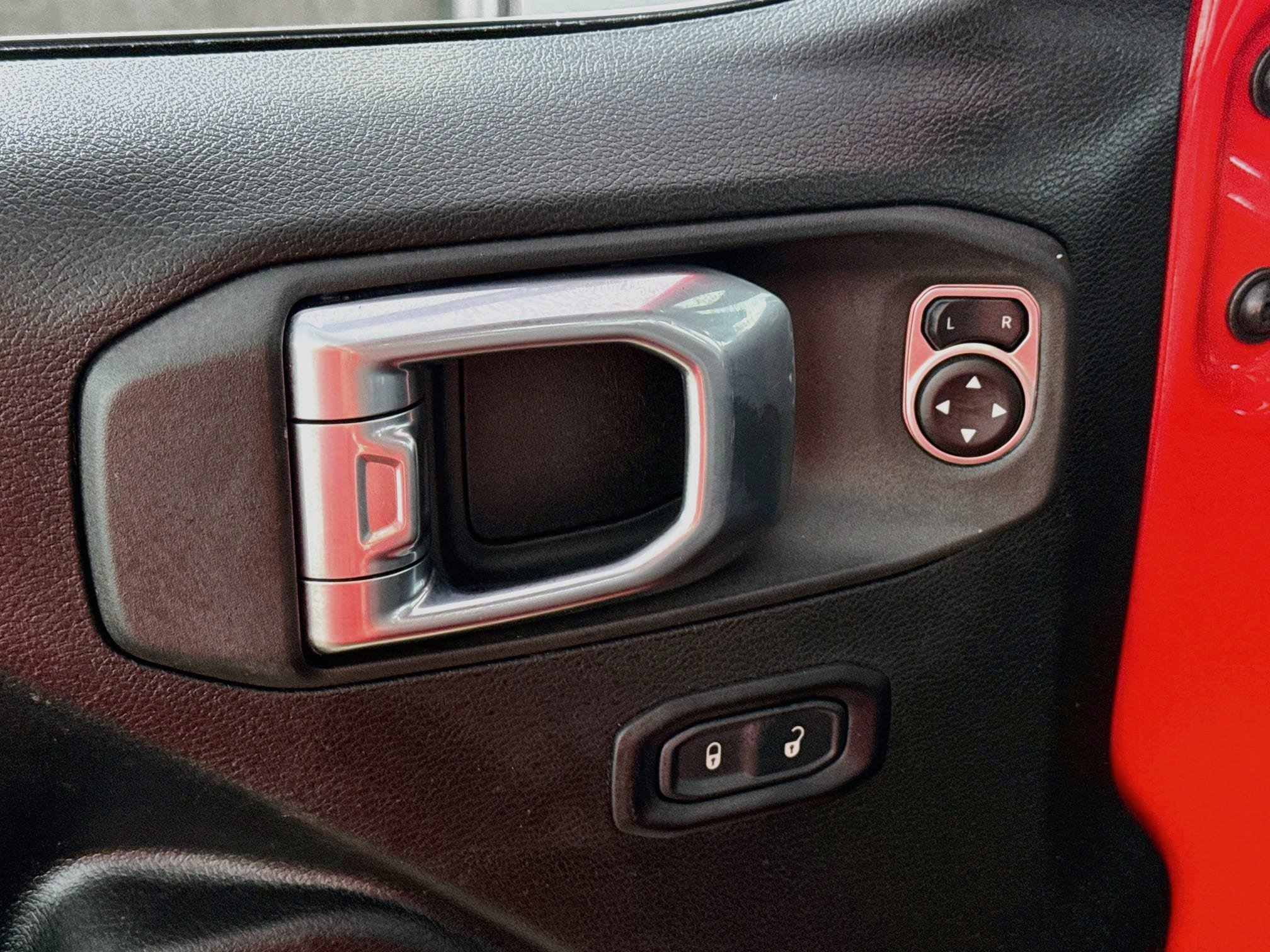Used 2025 Jeep Wrangler Unlimited Sport AWD/4WD image 19