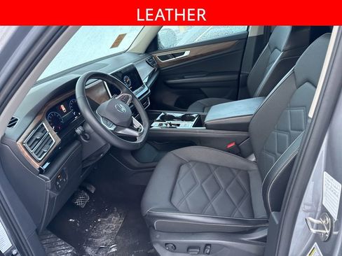 Used 2024 Volkswagen Atlas SE image 5