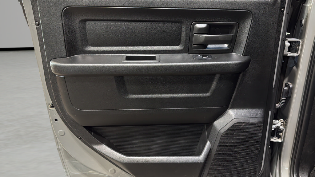 Used 2022 RAM 1500 Express w/ Ceramic Grey Express Package AWD/4WD image 14