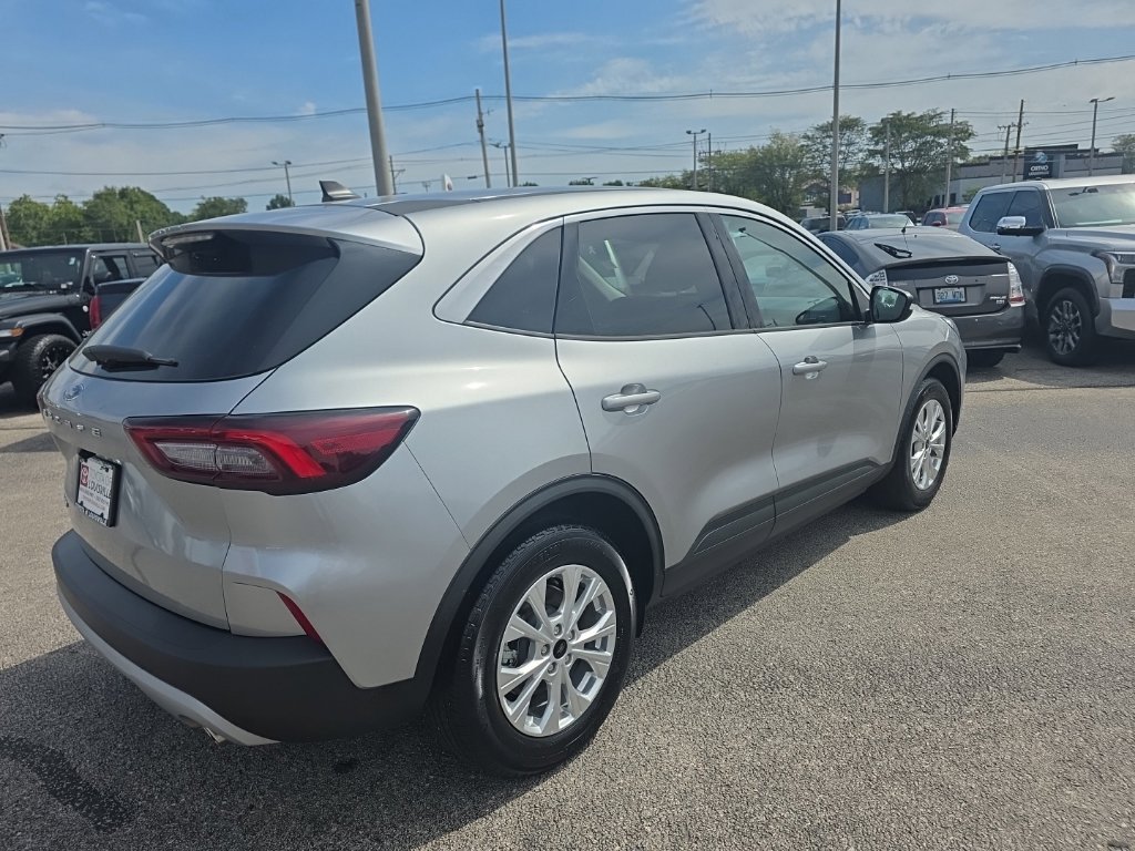 Used 2024 Ford Escape Active w/ Cold Weather Package FWD image 4