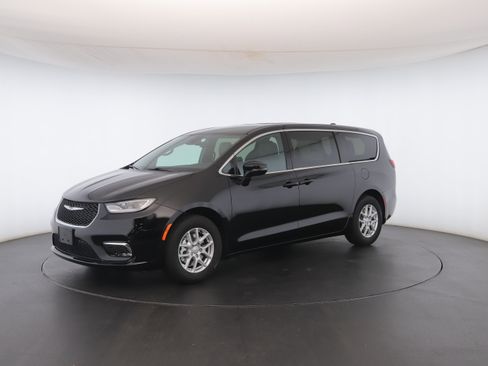 New 2026 Chrysler Pacifica Select image 40