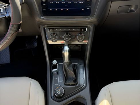 Used 2019 Volkswagen Tiguan SEL image 19