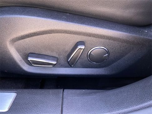 Used 2019 Ford Fusion Energi Titanium image 22