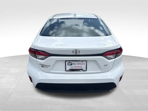 Used 2025 Toyota Corolla LE FWD image 4