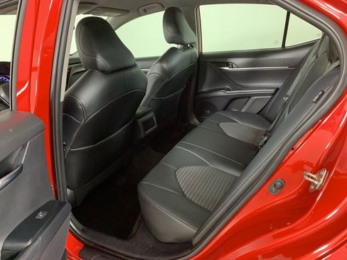 Used 2020 Toyota Camry SE image 29