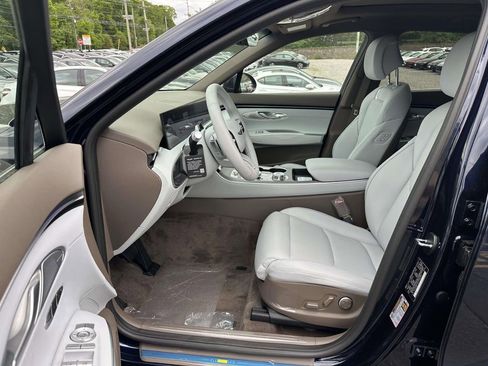 New 2026 Genesis GV70 2.5T Advanced AWD/4WD image 15