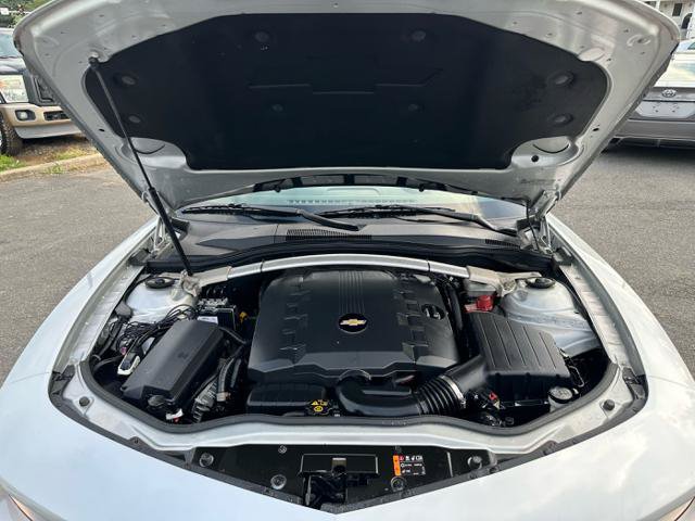 Used 2015 Chevrolet Camaro LT RWD image 21