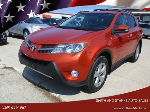 Used 2015 Toyota RAV4 XLE AWD/4WD image 1
