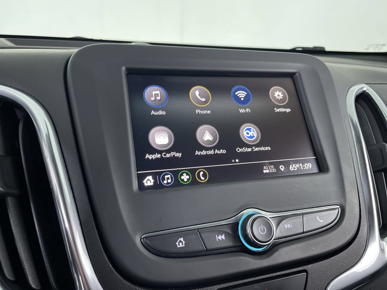 Used 2020 Chevrolet Equinox LT AWD/4WD image 17