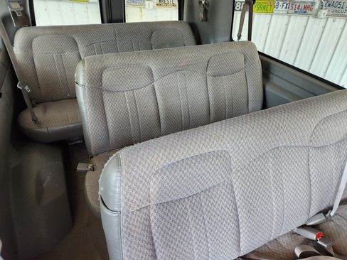 Used 2007 Chevrolet Express 3500 Extended Passenger w/ LT Preferred Equipment Group RWD image 8