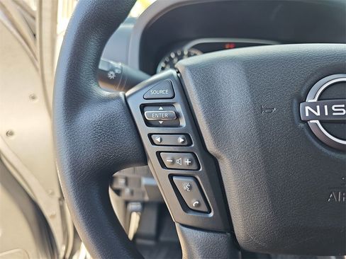 Used 2025 Nissan Frontier SV image 16