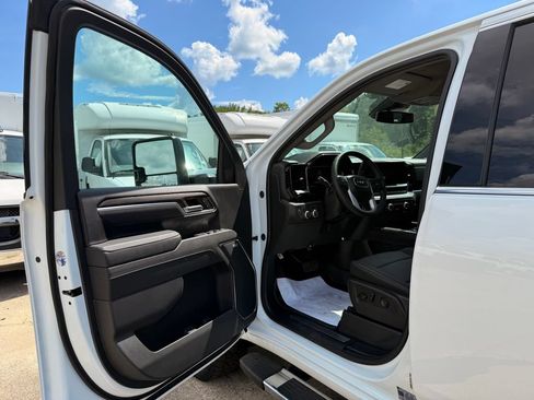New 2026 GMC Sierra 2500 SLT AWD/4WD image 11