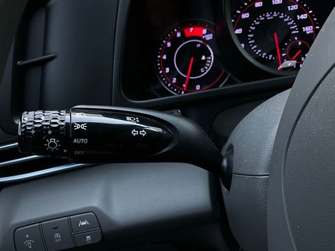 Used 2023 Hyundai Elantra SE w/ Cargo Package image 32