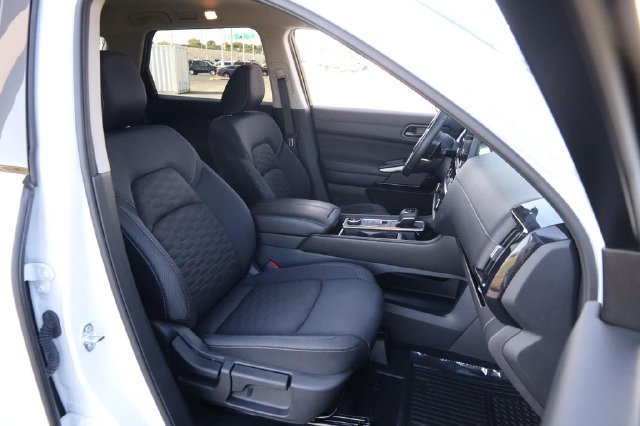 Certified 2025 Nissan Pathfinder SV AWD/4WD image 28