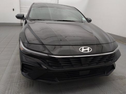 Used 2025 Hyundai Elantra SE w/ Cargo Package FWD image 14
