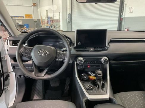 Used 2023 Toyota RAV4 XLE w/ Convenience Package AWD/4WD image 12