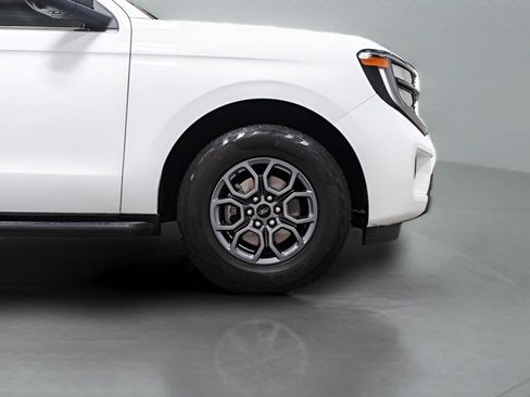 Used 2025 Ford Expedition Max Active AWD/4WD image 7