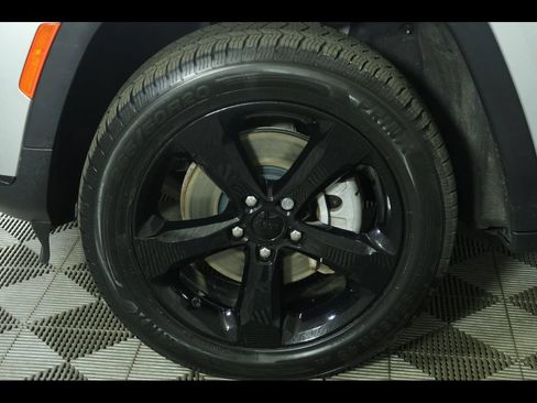 Used 2022 Jeep Grand Cherokee L Laredo AWD/4WD image 15