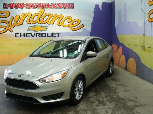 Used 2018 Ford Focus SE image 2