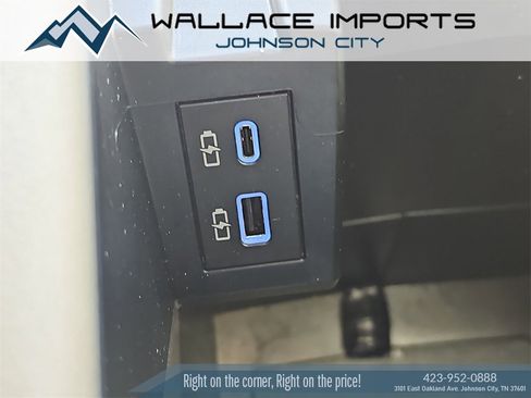 Used 2021 Toyota Sienna XLE image 37