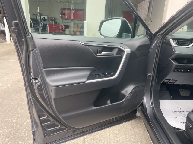 Used 2025 Toyota RAV4 XLE w/ Convenience Package AWD/4WD image 20