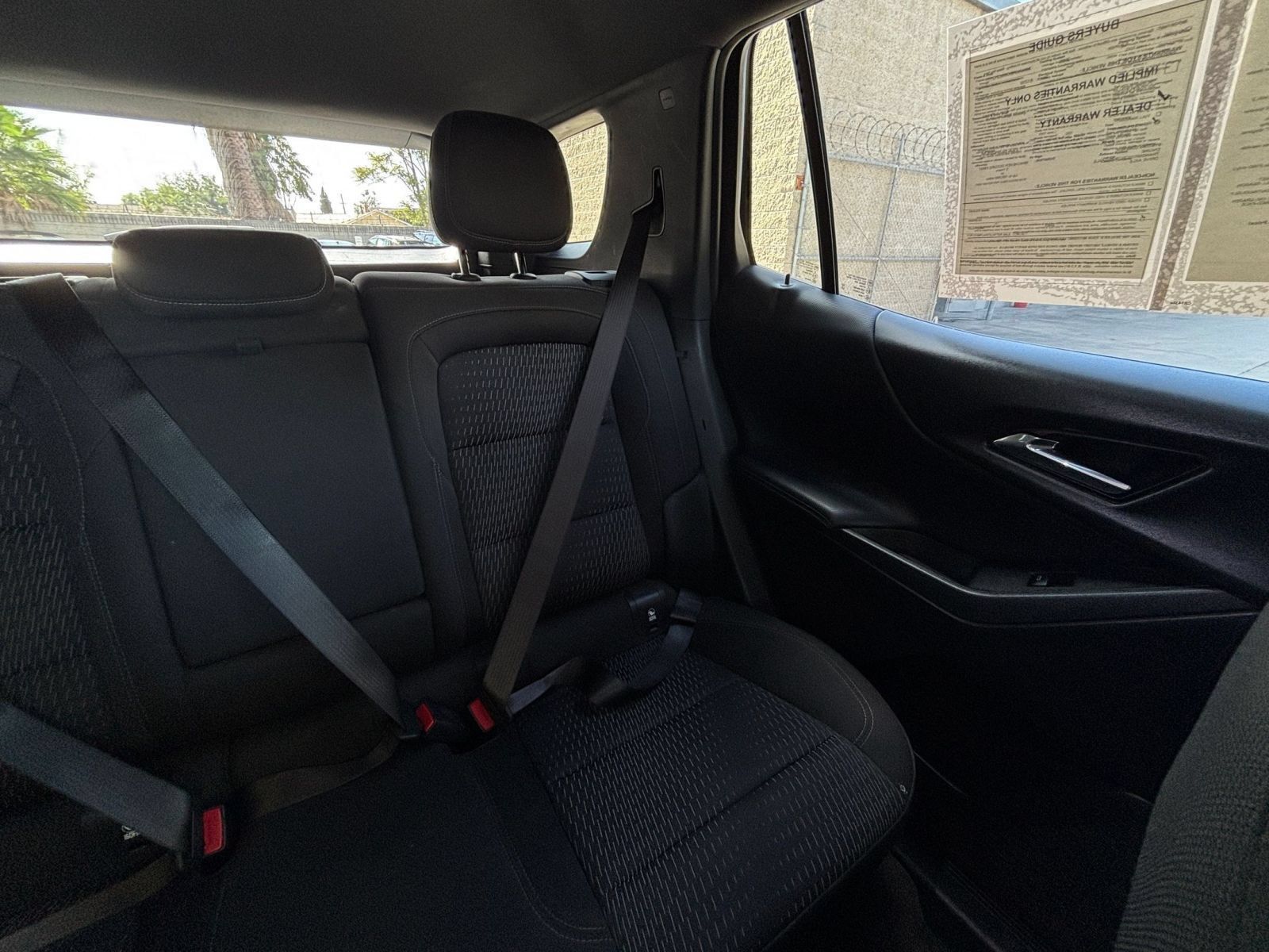 Used 2025 Chevrolet Equinox LT FWD image 36