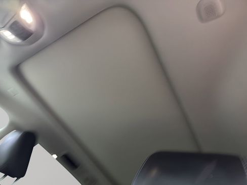 Used 2024 Chrysler Pacifica Limited w/ Trailer Tow Group image 4