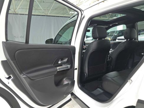 Used 2023 Mercedes-Benz GLB 250 4MATIC image 15