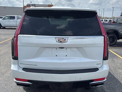 Used 2023 Cadillac Escalade Premium Luxury AWD/4WD image 6