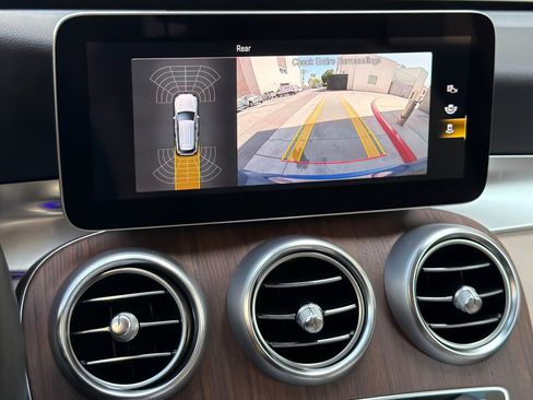 Used 2022 Mercedes-Benz GLC 300 image 18