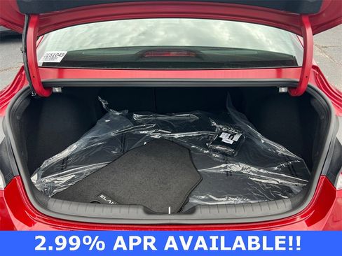 Certified 2025 Hyundai Elantra Limited image 18