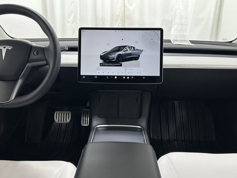 Used 2023 Tesla Model 3 Performance image 11