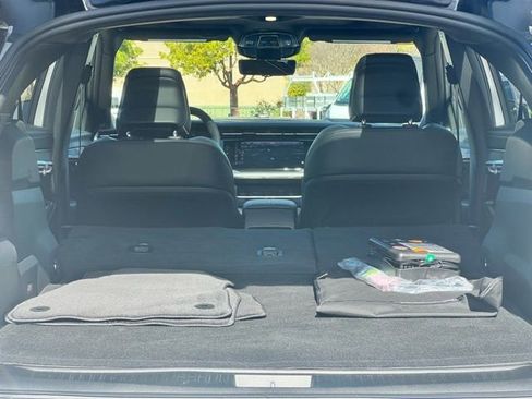 Used 2024 Jeep Wagoneer Launch Edition image 18