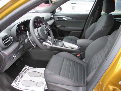 Used 2024 Dodge Hornet R/T w/ R/T Blacktop Package image 13