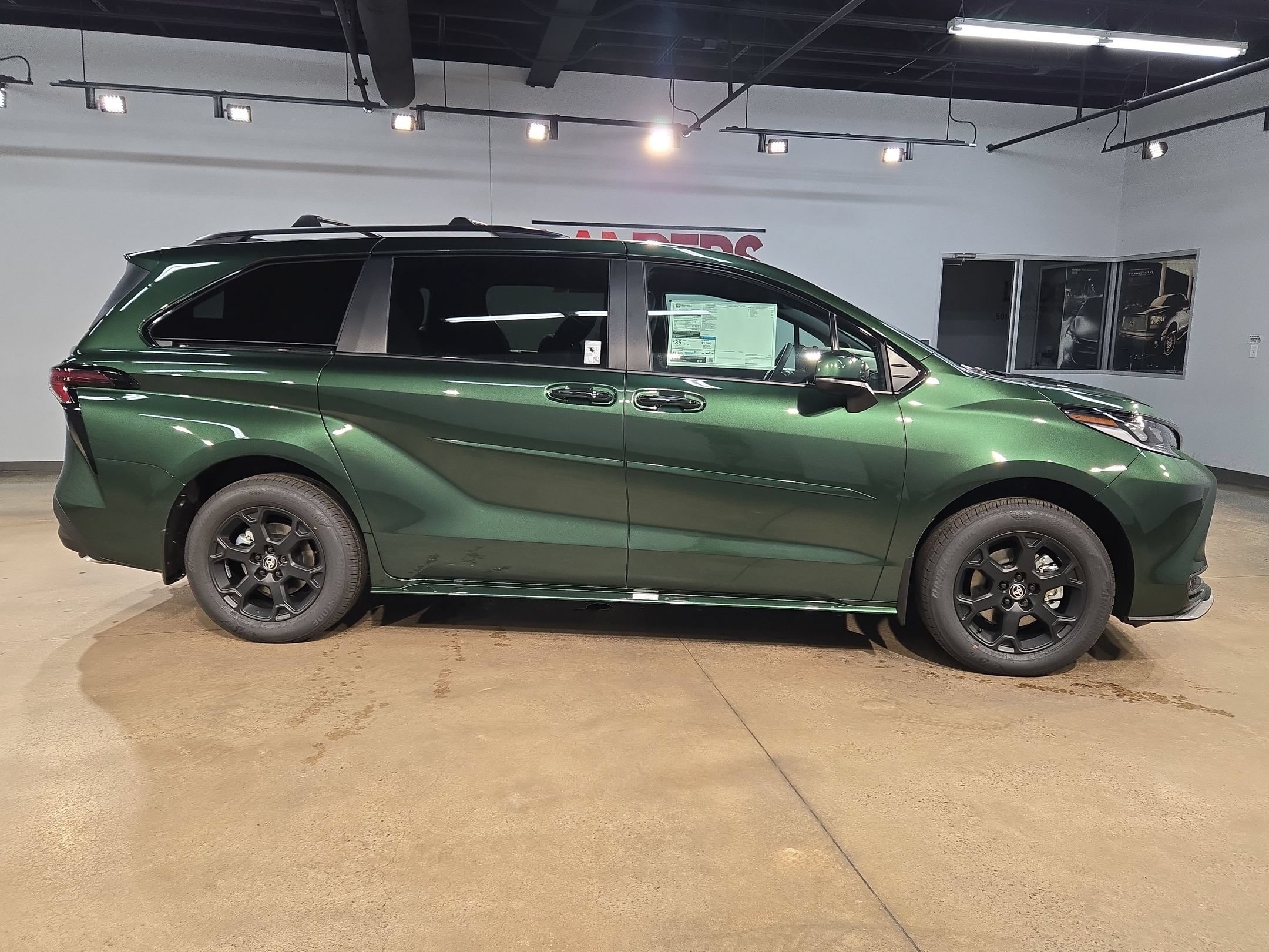 New 2026 Toyota Sienna XLE Woodland Edition AWD/4WD image 8