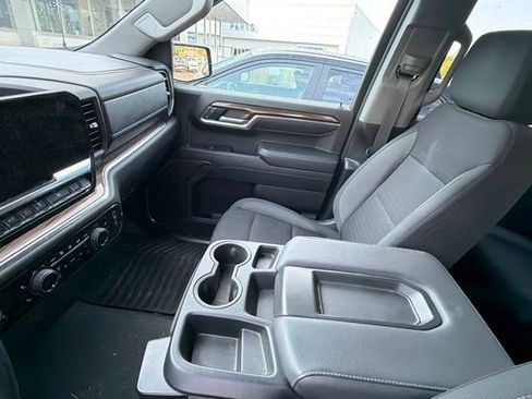 Used 2024 Chevrolet Silverado 1500 LT AWD/4WD image 11