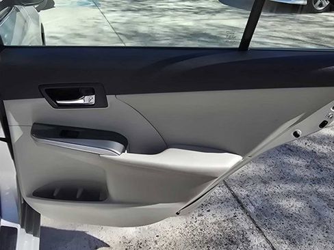 Used 2012 Toyota Camry XLE w/ Leather Pkg FWD image 34