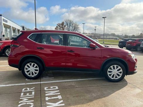 Used 2017 Nissan Rogue S image 7