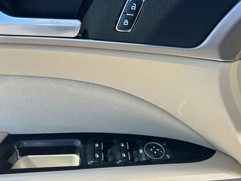 Used 2013 Ford Fusion SE FWD image 14